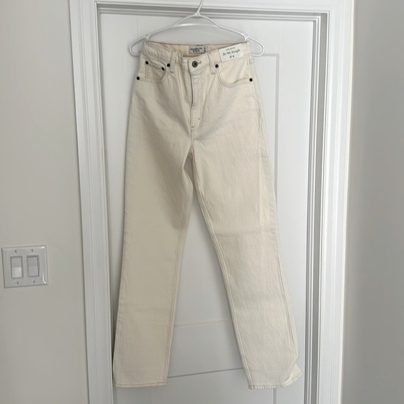 SOLD: Abercrombie cream 90’s jeans - Picture 1 of 3